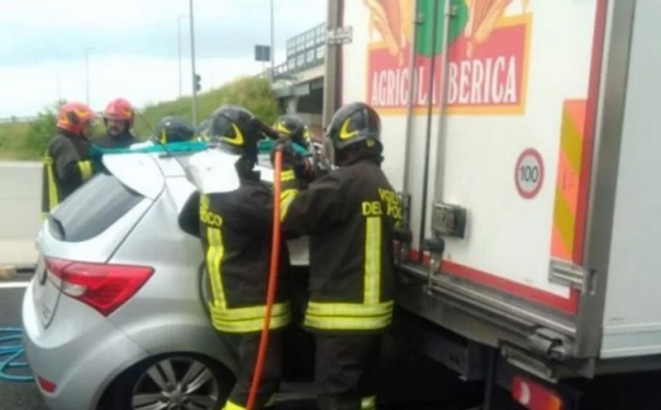 Državljanka BiH poginula na italijanskom autoputu nakon silovitog udara u kamion