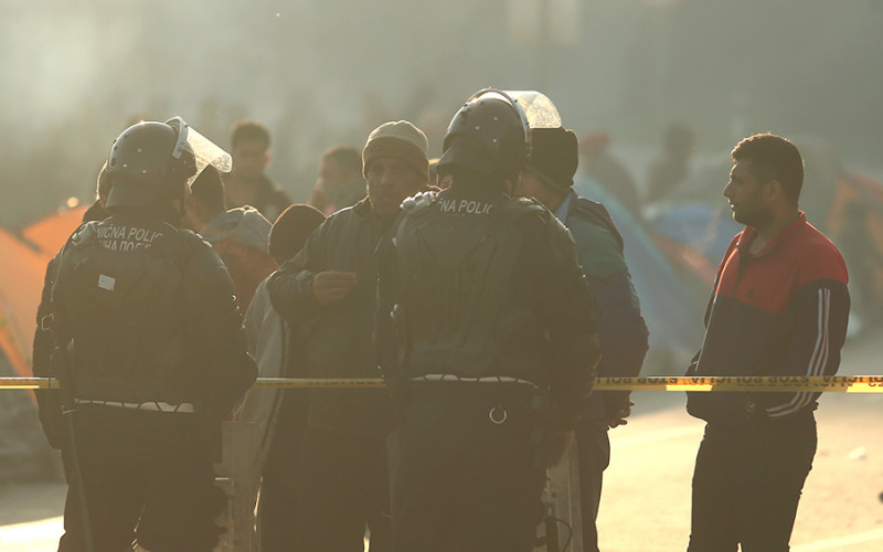 Drama kod Bihaća, migranti satima odbijali izaći iz šume