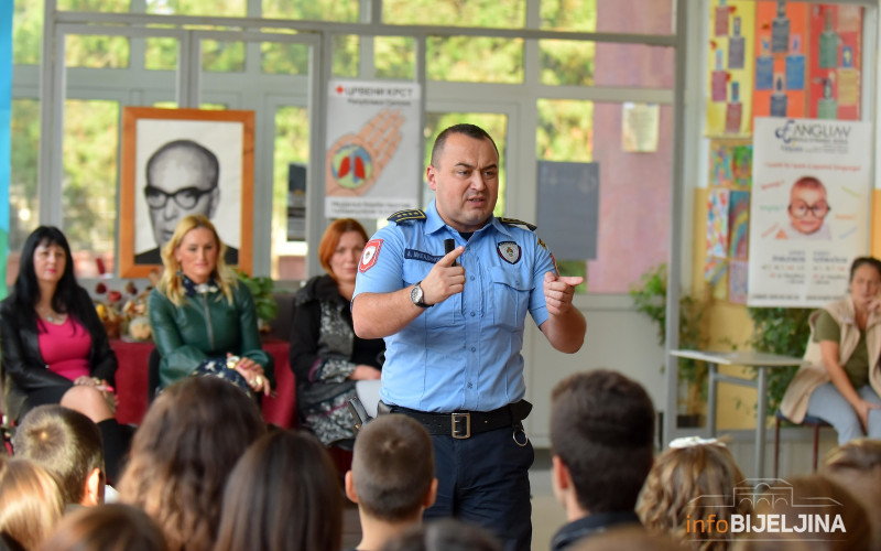 Sutra predavanje djeci o opasnostima od odbačenog oružja