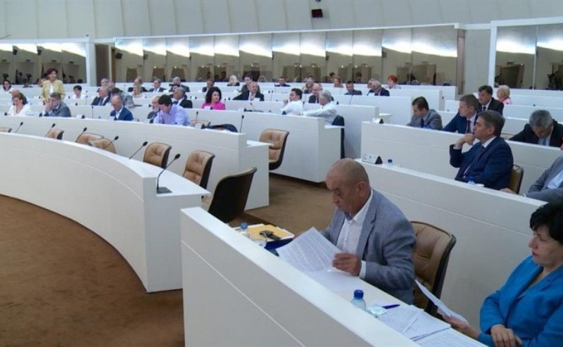 Parlamentarci za nerad već dobili više od milion maraka
