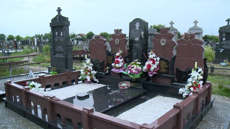 Spomenici u Kojčinovcu na udaru vandala