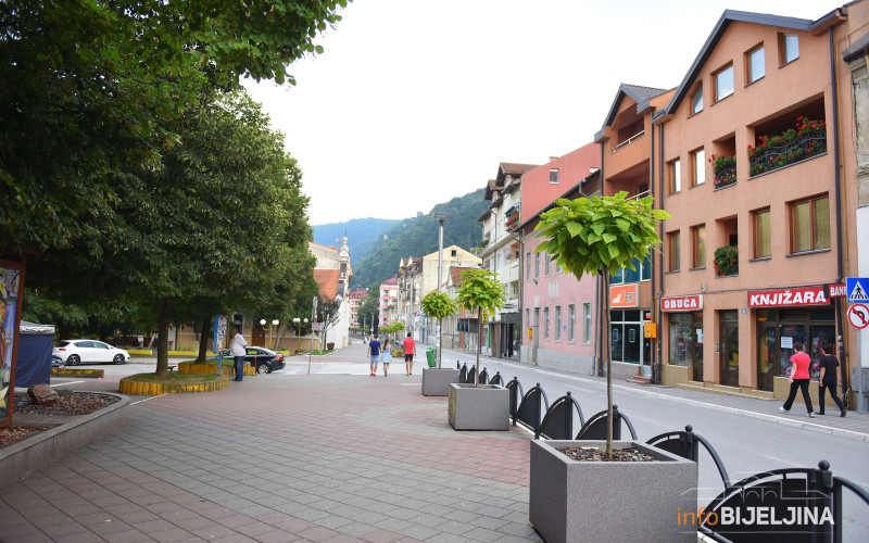 Zvorničanin oštetio nadgrobne spomenike