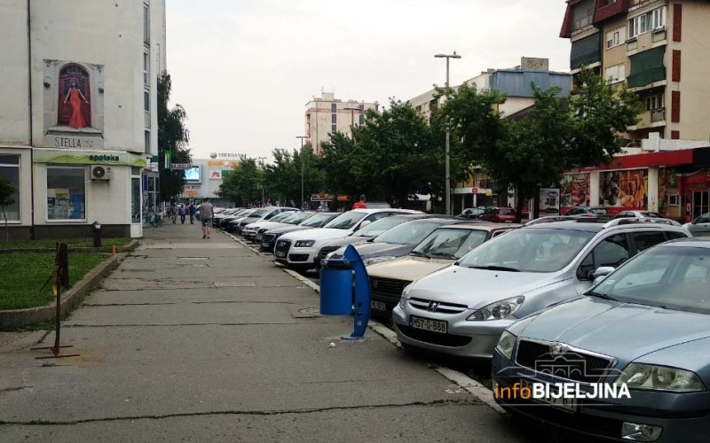 U toku postavljanje novih kanti za smeće u Bijeljini