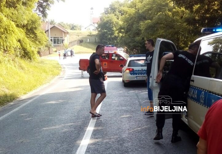 Automobilom sletio sa kolovoza