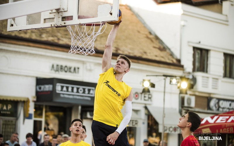 Počeo “3x3 basket turnir” u Bijeljini /FOTO/