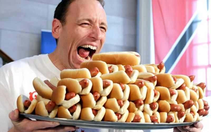 Pojeo 71 hot-dog za deset minuta