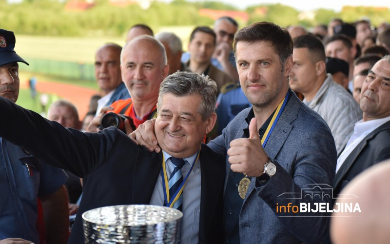 KOME SMETA FUDBALSKI KLUB RADNIK? Od grada nisu dobili ni marku