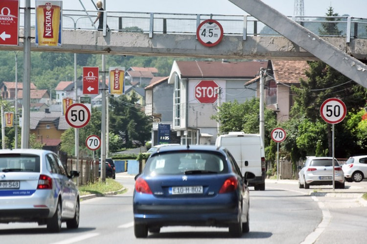 Tri ograničenja u 100 metara razdaljine