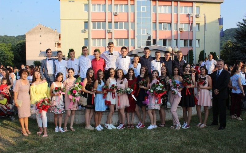 Trivić: Ukidamo proslave male mature u kafanama