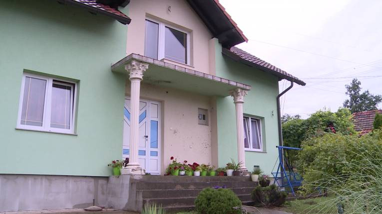 Bombom na kuću policajca Cvijetina Simića /FOTO/