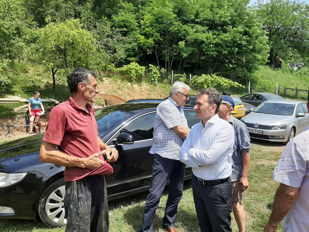 Dobri ljudi skućili Đokiće