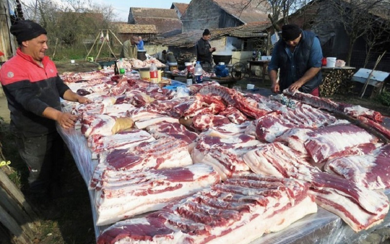 Uzgajivač prasića iz Gornje Čađavice: Čvarci 25 maraka, za tovljenika treba i do 1.000 KM