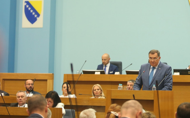 DODIK ŽESTOKO ODGOVORIO VUKANOVIĆU “Ne diraj mi porodicu, imaćeš problema sa mnom”