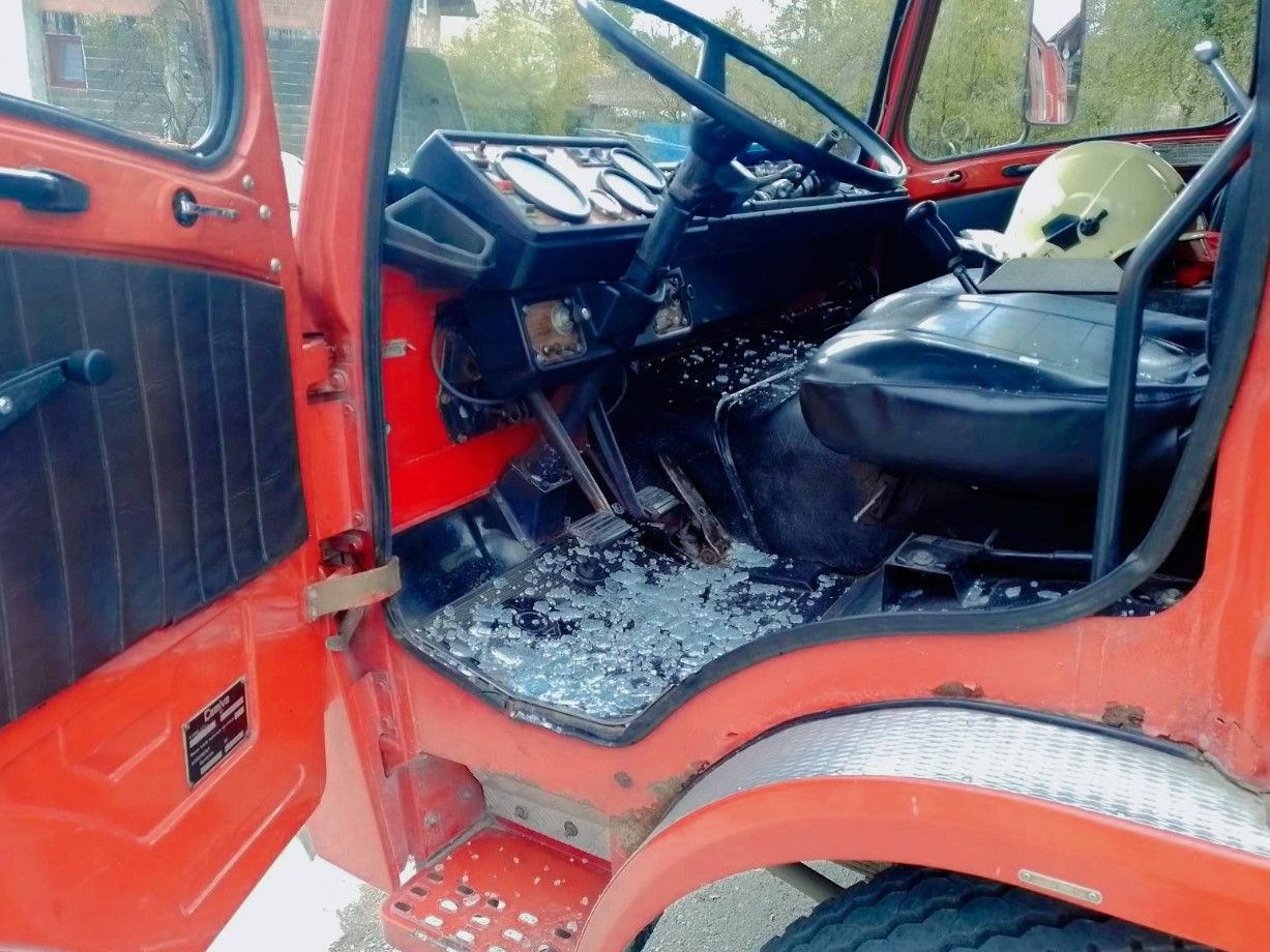 Drama u bh. gradu: Vatrogasci došli po pozivu na teren, pa napadnuti