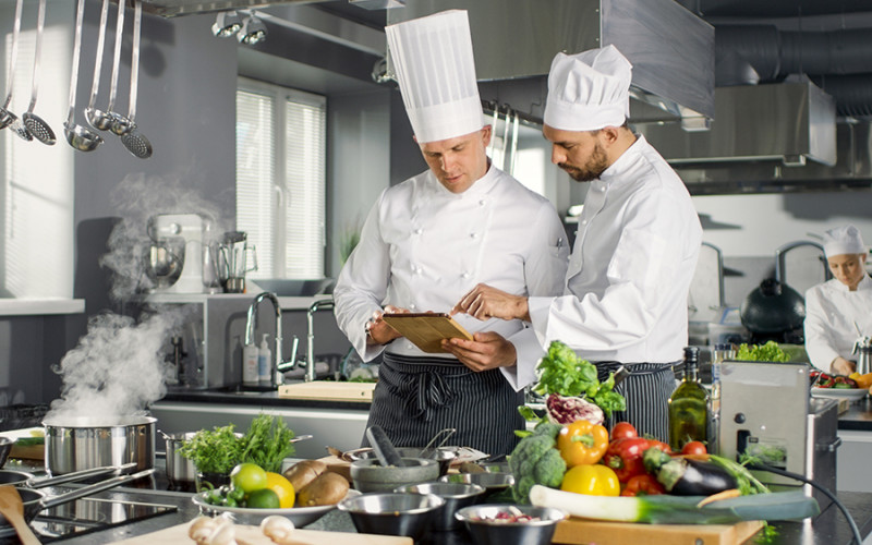 Ne brinu ih odlasci, i dalje tretiraju radnike kao robove