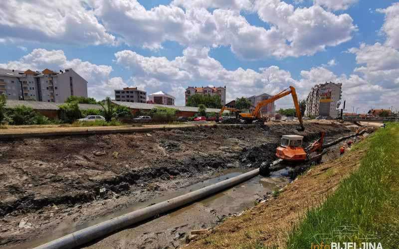UREĐENJE KANALA DAŠNICA Gradi se šest platformi i 24 galerije, te pješačko biciklističke staze