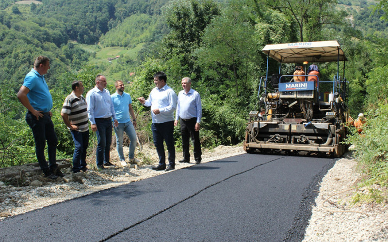 Novi asfalt u Brijestu kod Lopara
