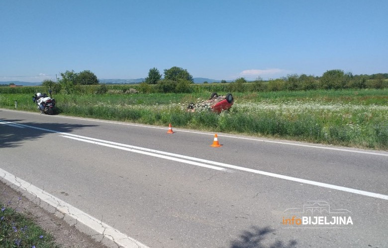 Starica poginula u prevrtanju automobila