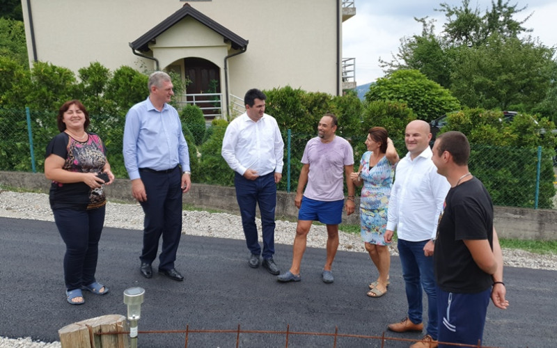 Novih 920 metara asfalta u Peljavama kod Lopara