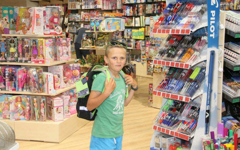 Mali malinar s Manjače spreman za polazak u školu