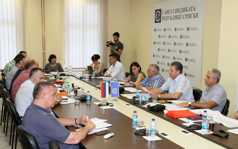 STRAHOVLADA POSLODAVACA Od mizernih 450 maraka, gazdi mora da vrati 50