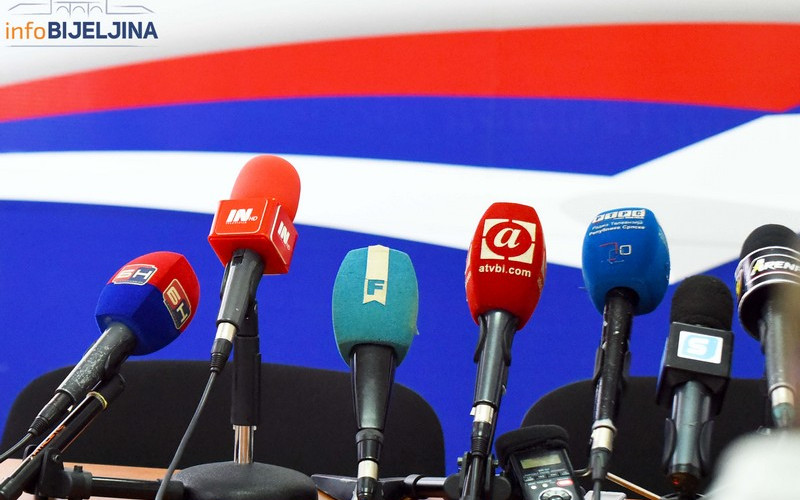 Novinarski posao u BiH sve opasniji: Od prijetnji i pritisaka, do batina