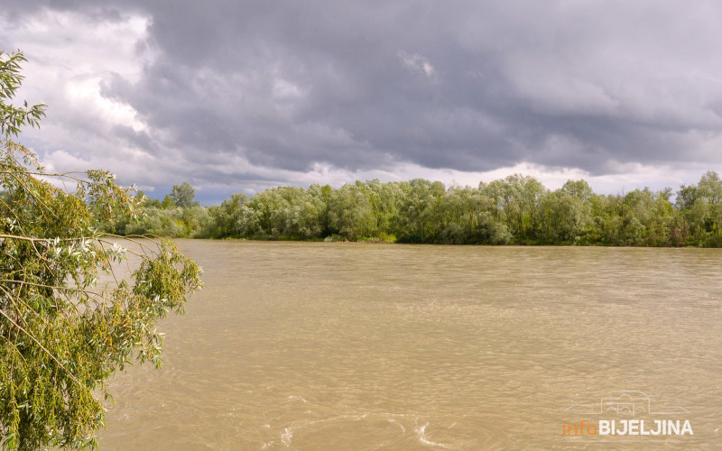 UPOZORENjE: Drina je divlja i u kovitlac hvata i plivače i neplivače