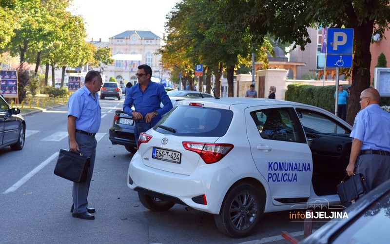 KOMUNALNA POLICIJA NA TERENU Rigorozne kazne za neuredna dvorišta