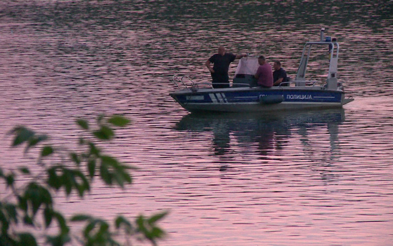 Potraga za dvojicom muškaraca nestalih u Savi nastavlja se sutra