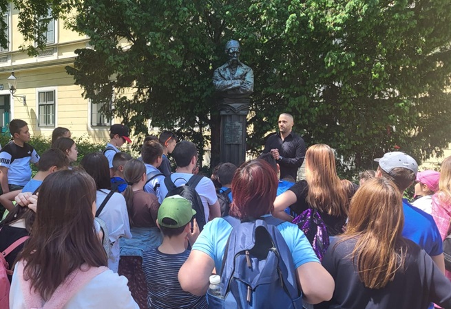 Vuk Stefanović Karadžić dobija trg u Beču