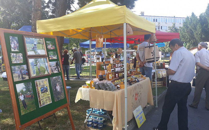 DANI MEDA U BIJELJINI Proizvode izložilo 15 domaćih pčelara