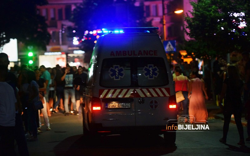 ZAMALO TRAGEDIJA U BIJELJINI Žena popila kiselinu u centru grada