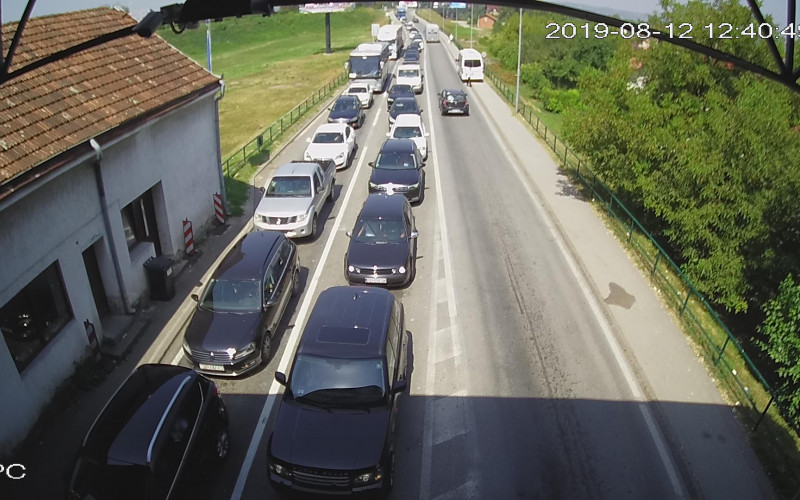 Budite STRPLJIVI! - Na većini prelaza duge kolone vozila