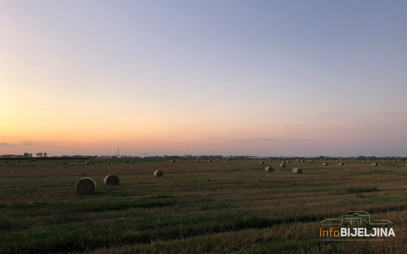Sutra sunčano i veoma toplo, popodne pljuskovi sa grmljavinom