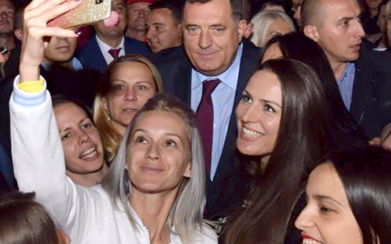 Iz srednjih škola u politiku: Omladina u Srpskoj sve više stranački aktivna