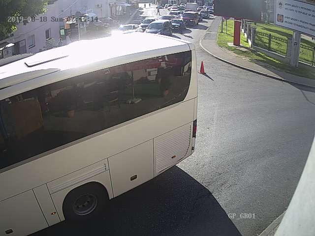 Na pojedinim graničnim prelazima očekuju vas velike gužve