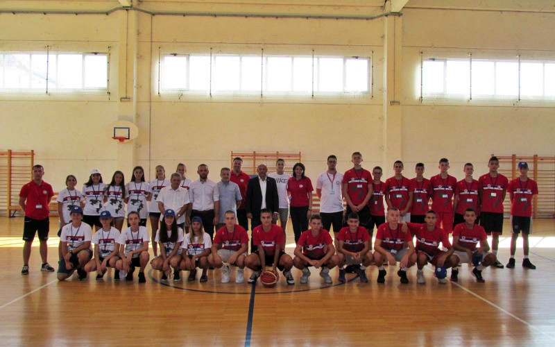 Otvoren Košarkaški kamp u Dvorovima /FOTO/