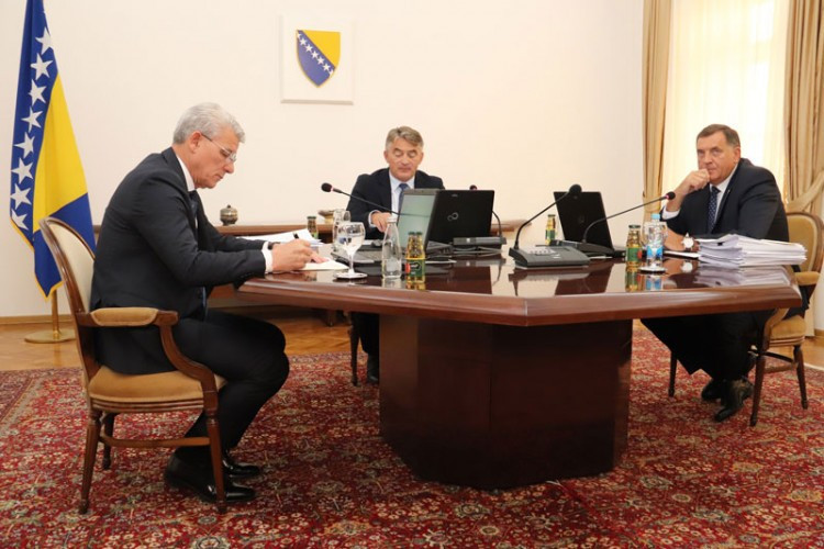 BiH tone u nezapamćenu krizu?