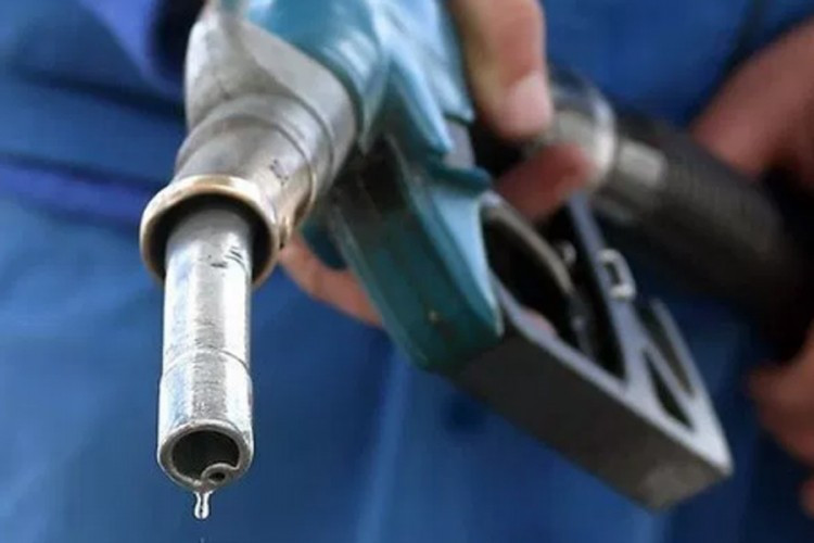 Nasuo gorivo i pobjegao sa pumpe