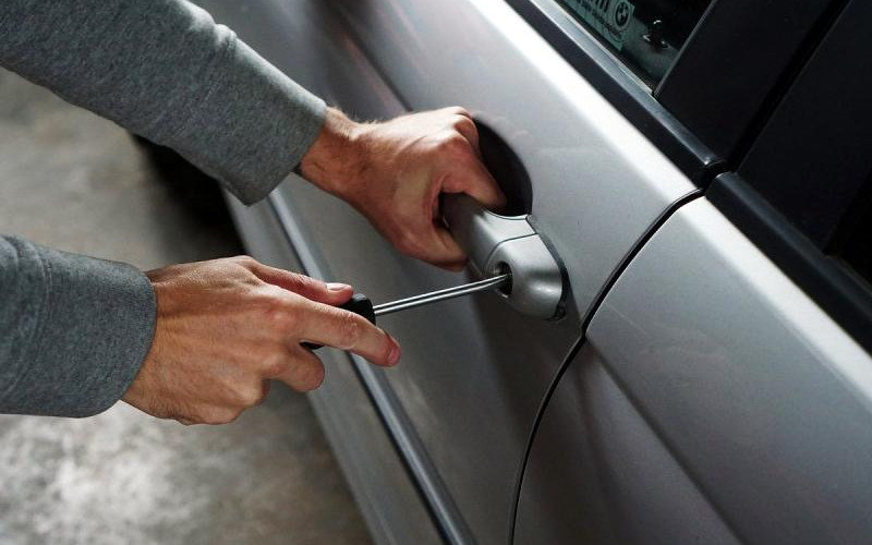 Sveštenik ukrao džip jer mu je tako đavo naredio