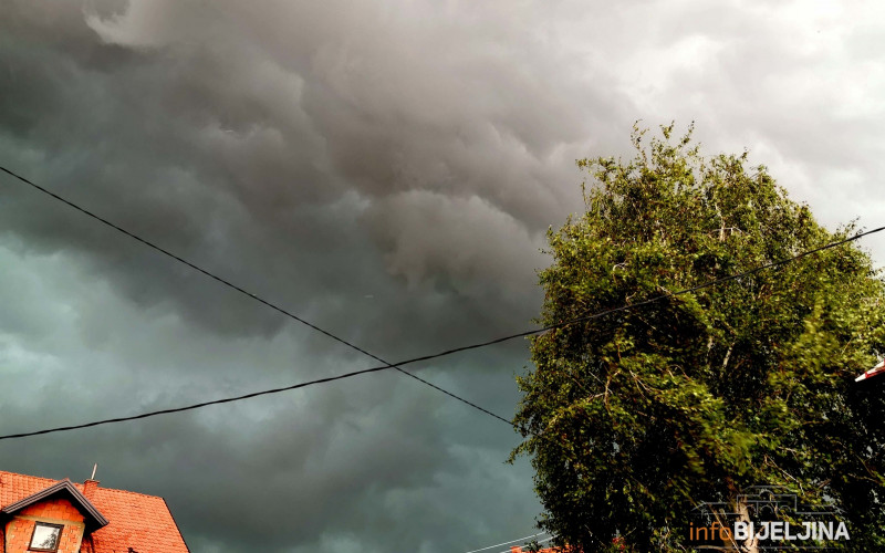 Oprez: Moguće lokalne nepogode praćene gradom i jačim vjetrom