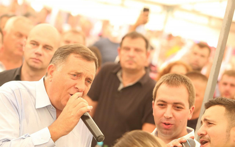 Dodik ponovo zapjevao: Na Kočićevom zboru veselo