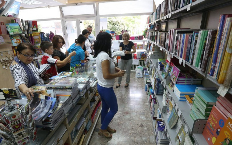 Pripreme za školsku godinu - u knjižarama sve veće gužve