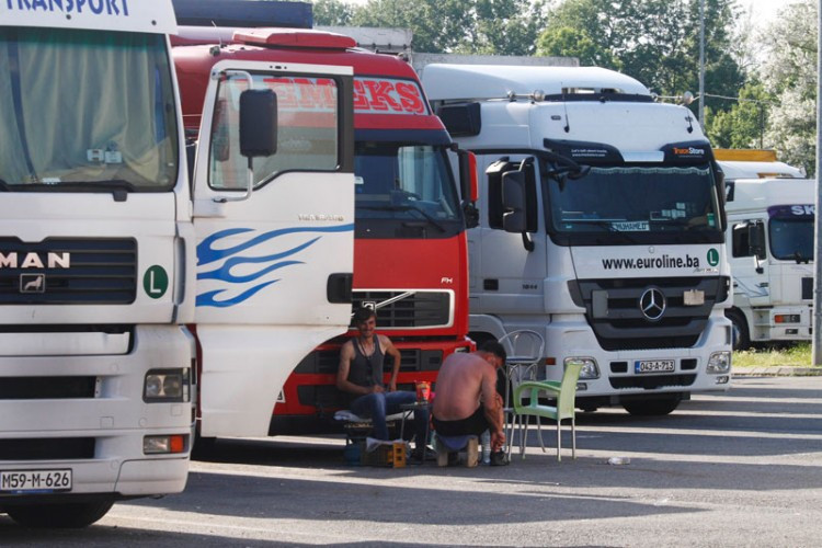 Kamiondžije udruživanjem kreću u borbu za bolji položaj