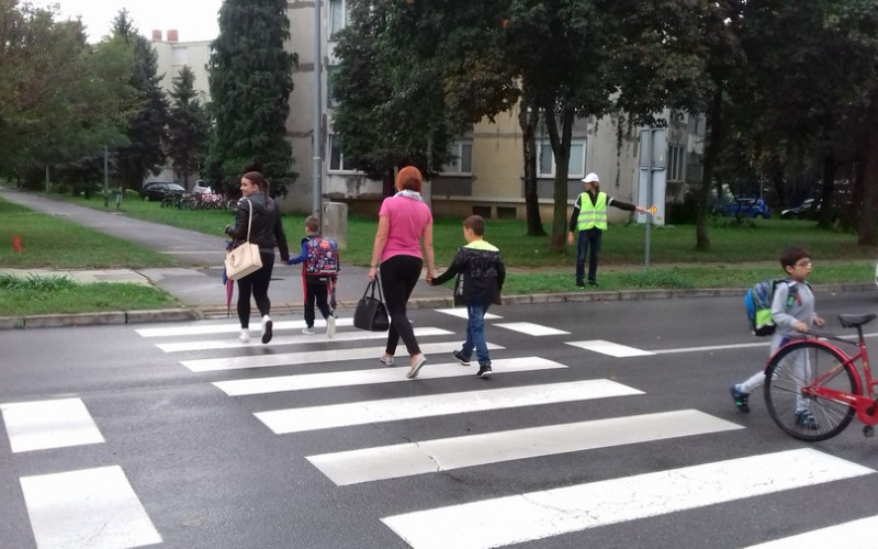 Vozači, oprezno u zonama škola