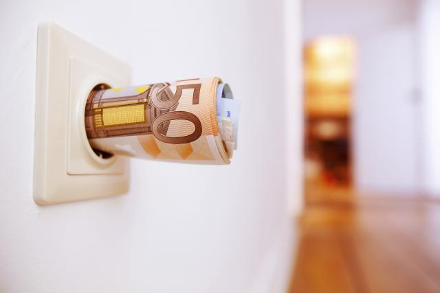Trgovinski lanci traže da im se omogući da struju plaćaju 35 evra za megavat