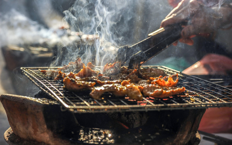 Veganka tužila komšiju jer je pekao roštilj u svom dvorištu