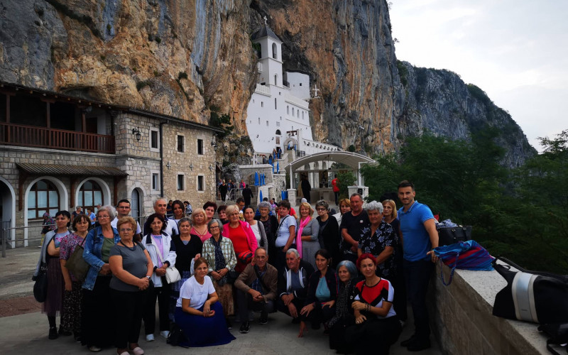 Porodice nestalih i poginulih boraca i civila iz Bijeljine na trodnevnom putovanju