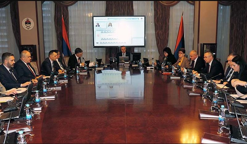 Porodiljsko o trošku Vlade RS!