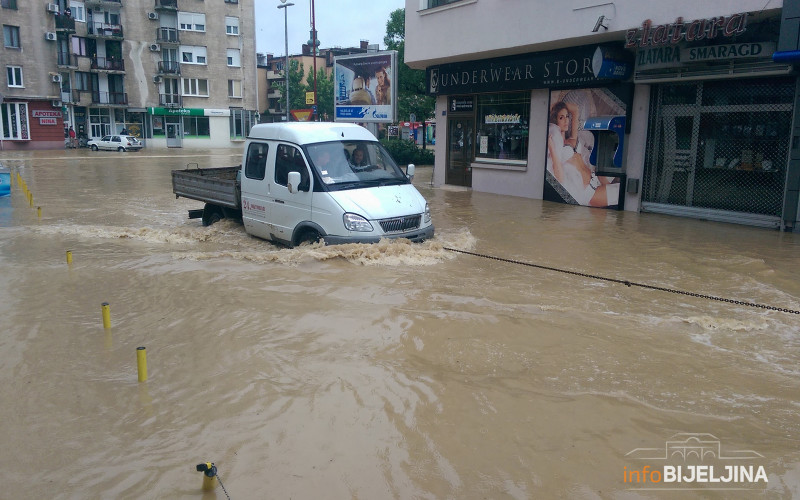 Nema podataka kako su utrošene donacije za poplavljene
